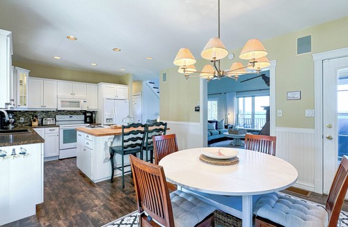 Kings County House | Charming Oceanfront 4 br with Private Beach Access. Pet-Friendly!