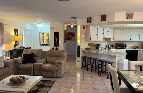 Joel House | Charming old fashioned 2-bedroom bungalow in Lehigh Acres