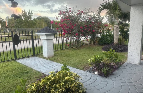 Goulds House | Charming Old Florida Cottage style apartment in convenient location!