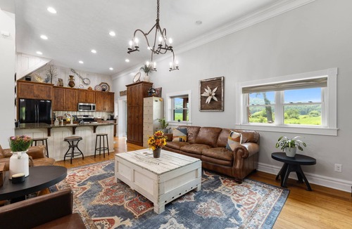 Martinsville House | Charming old schoolhouse in a rural setting between Bloomington and Indianapolis