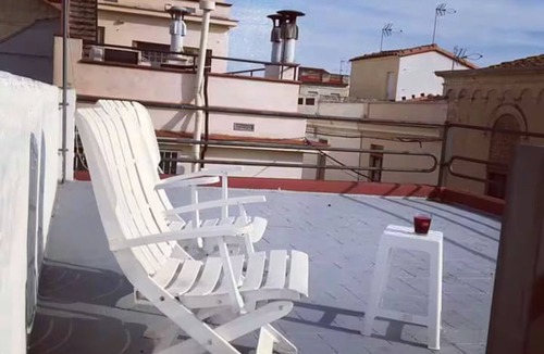 Premia de Mar House | Charming old town house steps from the beach