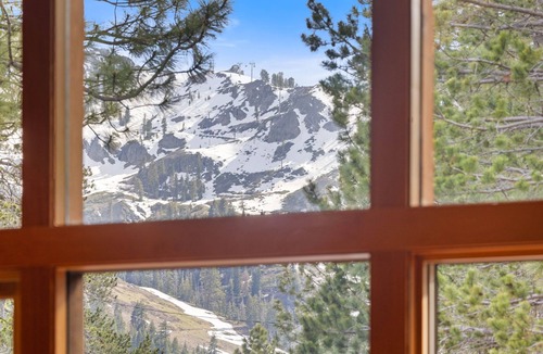 Olympic Valley House | Charming Olympic Valley Four Bedroom Home