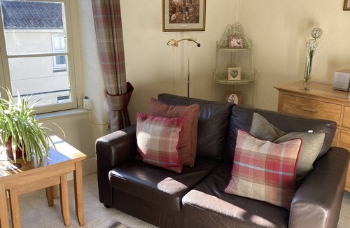 Cannards Grave Apartment | Charming one bedroom apartment in town house