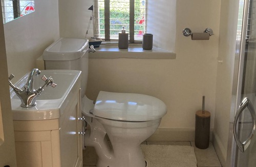 Cannards Grave Apartment | Charming one bedroom apartment in town house