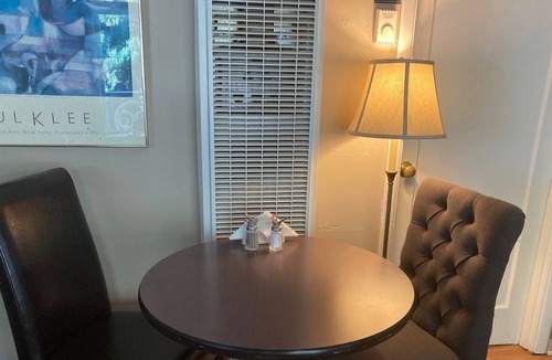 Klickitat Apartment | Charming One Bedroom Apartment In Town