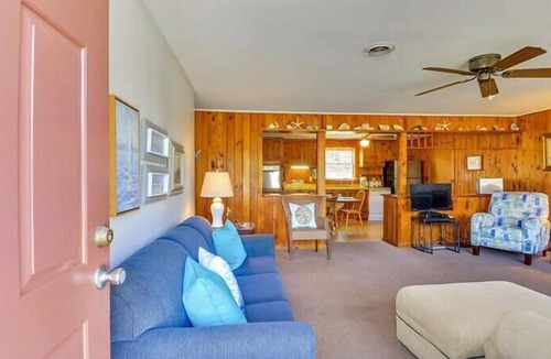 Nags Head House | Charming one level, 3 bedroom home in the heart of Nags Head!