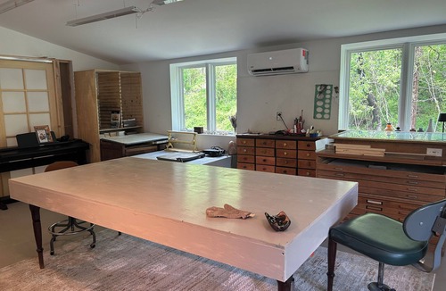 Lyme House | Charming open studio in renovated barn in superb Lyme, CT with WiFi, AC.
