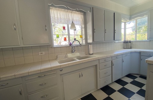 Brenham House | Charming original 1940's home in the heart of downtown Brenham