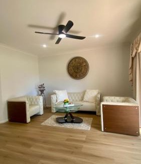 Osborne Park Apartment | Charming Osborne Park Home