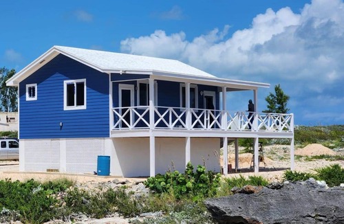 Winding Bay Cottage | Charming private cottage with WiFi and AC in beautiful Whale Point
