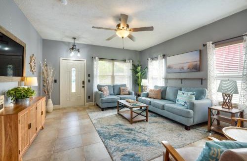 Holiday Beach House | Charming Panama City Beach Retreat with Patio