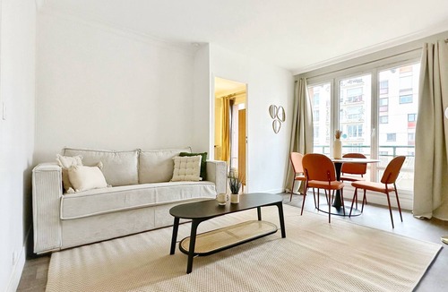 20th Arrondissement Apartment | Charming Parisian Apartment in the Heart of the 20th Arrondissement