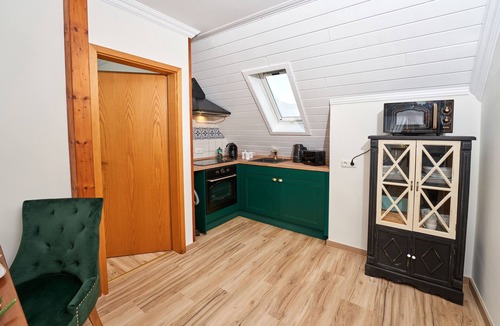 Ulmen Apartment | Charming Parlor, Eifel near Nürburgring - for 2-4 People near Lake & Castle-Ruin