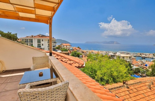 Kas Apartment | Charming penthouse with terrace with AC in Kas