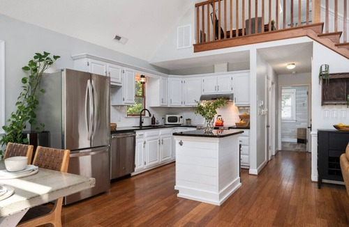 Colington House | Charming Pet Friendly Bungalow!