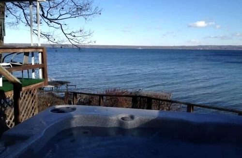 Dresden Cottage | Charming Pet-Friendly Cottage Seconds from Lake near Rochester, New York