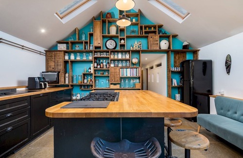South Leigh House | Charming Pet-Friendly Family Cottage in Eynsham - Pass the Keys
