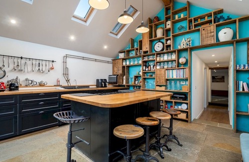 South Leigh House | Charming Pet-Friendly Family Cottage in Eynsham - Pass the Keys