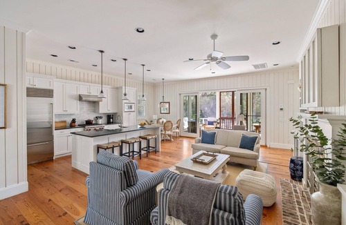 Palmetto Bluff House | Charming Pet-Friendly Cottage, great location near Wilson Lawn & Racquet Club