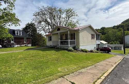 Lewistown House | Charming, pet-friendly 2-bedroom house in Lewistown