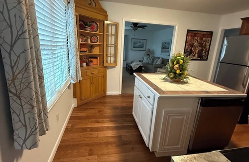 Millsboro House | Charming, Pet Friendly 2 bedroom Cottage in Millsboro - close to golf and beach