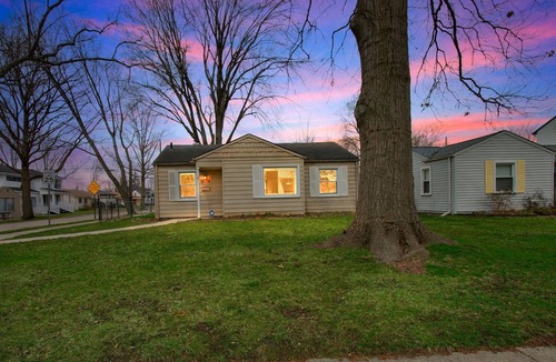 Royal Oak House | Charming! Pet Friendly/Royal Oak/Detroit/Zoo