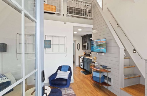 Ottawa House | Charming, pet-friendly waterfront home