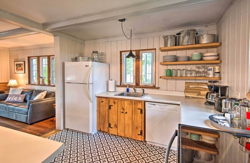 Pine Point Cottage | Charming Pine Point Cottage - 2 Blocks to Ocean!