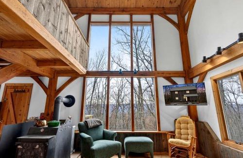 Great Cacapon House | Charming Post-and-Beam Mountain Cabin with Hot Tub Near Berkeley Springs | Great Cacapon, WV