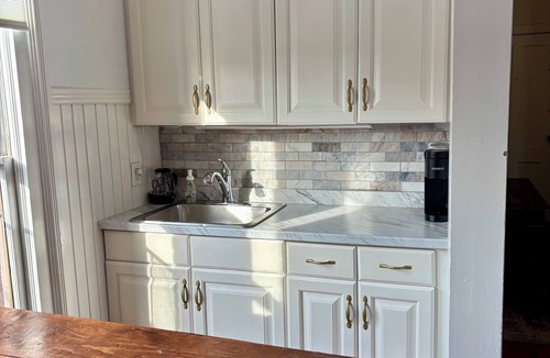 Corn Hill Apartment | Charming Private 1BR in a Meticulously Restored 1860 Victorian