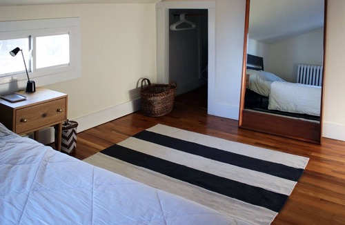 Beacon House | Charming Private 2 BR Beacon Bungalow Getaway