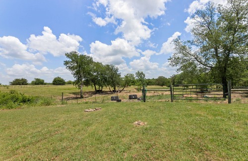 Princeton House | Charming private 3-bedroom Ranch with WiFi, AC, Pool in picturesque Princeton