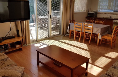 Wynnum House | Charming, Private 3-Bedroom Cottage By The Bay