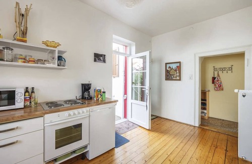 Oggersheim Apartment | Charming Private Apartment with Garden