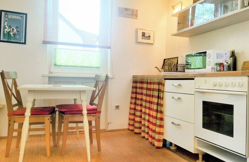 Oggersheim Apartment | Charming Private Apartment with Garden