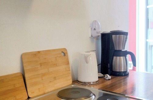 Oggersheim Apartment | Charming Private Apartment with Garden