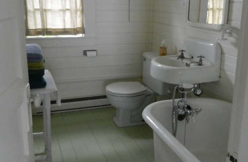 Islesboro Cottage | Charming, Private cottage on the ocean floor