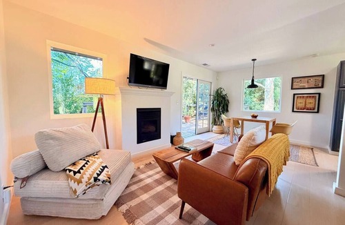Meiners Oaks House | Charming Private Cottage in Ojai