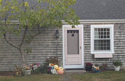 Adamsville House | Charming private entry suite/bath in Tiverton Four Corners-Close to Newport