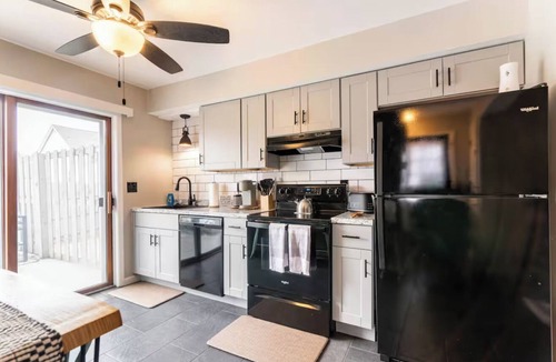 Wanskuck Apartment | Charming Private Townhouse, Heart of the City – Close to All Major Attractions!