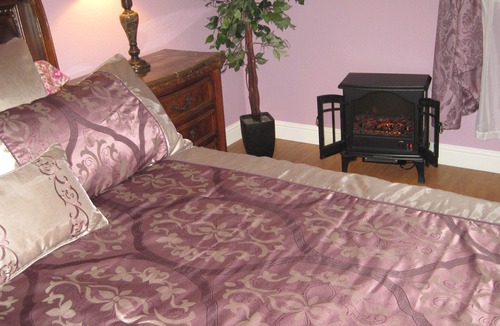 Citrus Heights Apartment | Charming Private Very Romantic Studio. Pool access.