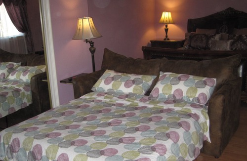 Citrus Heights Apartment | Charming Private Very Romantic Studio. Pool access.