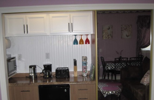 Citrus Heights Apartment | Charming Private Very Romantic Studio. Pool access.