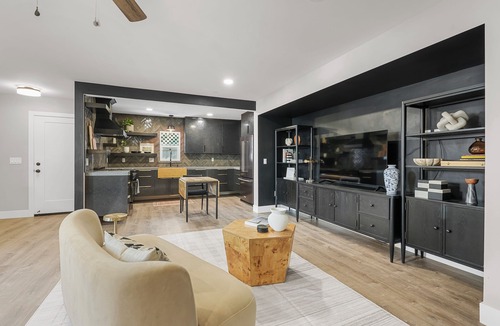 Turlock Apartment | Charming professionally designed studio in pleasant Turlock