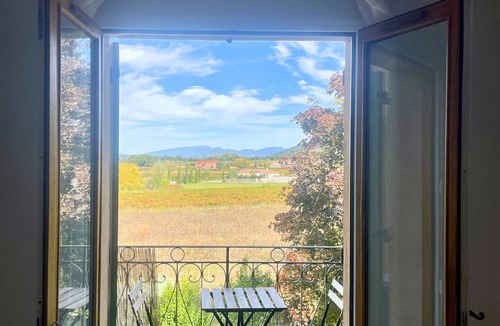 Sablet Apartment | Charming Provençal duplex with vineyard view