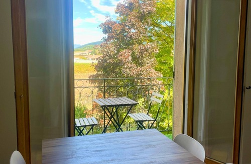 Sablet Apartment | Charming Provençal duplex with vineyard view