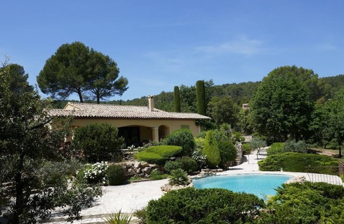 Cotignac Villa | Charming Provençal Villa, A/C, Private Pool, Landscaped Garden & Quiet Setting