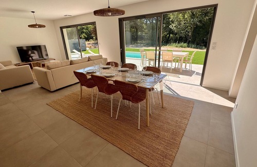 Allan Villa | Charming Provençal Villa with Pool Near Montélimar