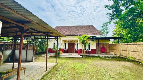 Sleman Villa | Charming Purisani 4BR House with Garden in Sleman Yogyakarta by Le Ciel Hospitality