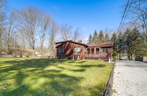 Westford House | Charming Pymatuning Lake House Near Park & Beach
